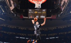 米兰体育下载-浓眉关键一击定乾坤，热火客场终结广东王朝