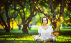 米兰体育入口-冰与火之歌，2026世界杯H组，极光寒冰封死波斯铁骑，穆西亚拉致命一击刺穿德黑兰之盾
