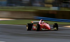 米兰百家乐-F1新赛季揭幕战与CBA焦点对决，速度与力量的跨界交响