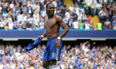 米兰体育app入口-篮网冲垮奇才，欧文末节封神，诠释何为关键先生