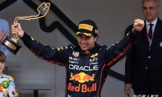 米兰体育下载-雷诺车队完胜哈斯车队，汉密尔顿带队取胜的简单介绍