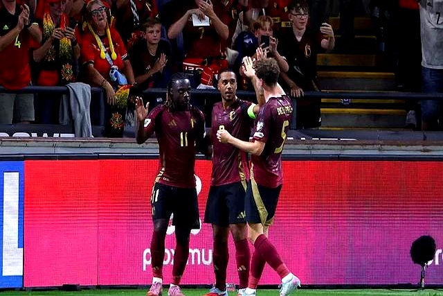 包含比利时惊险击败马其顿，晋级欧洲预选赛四强的词条