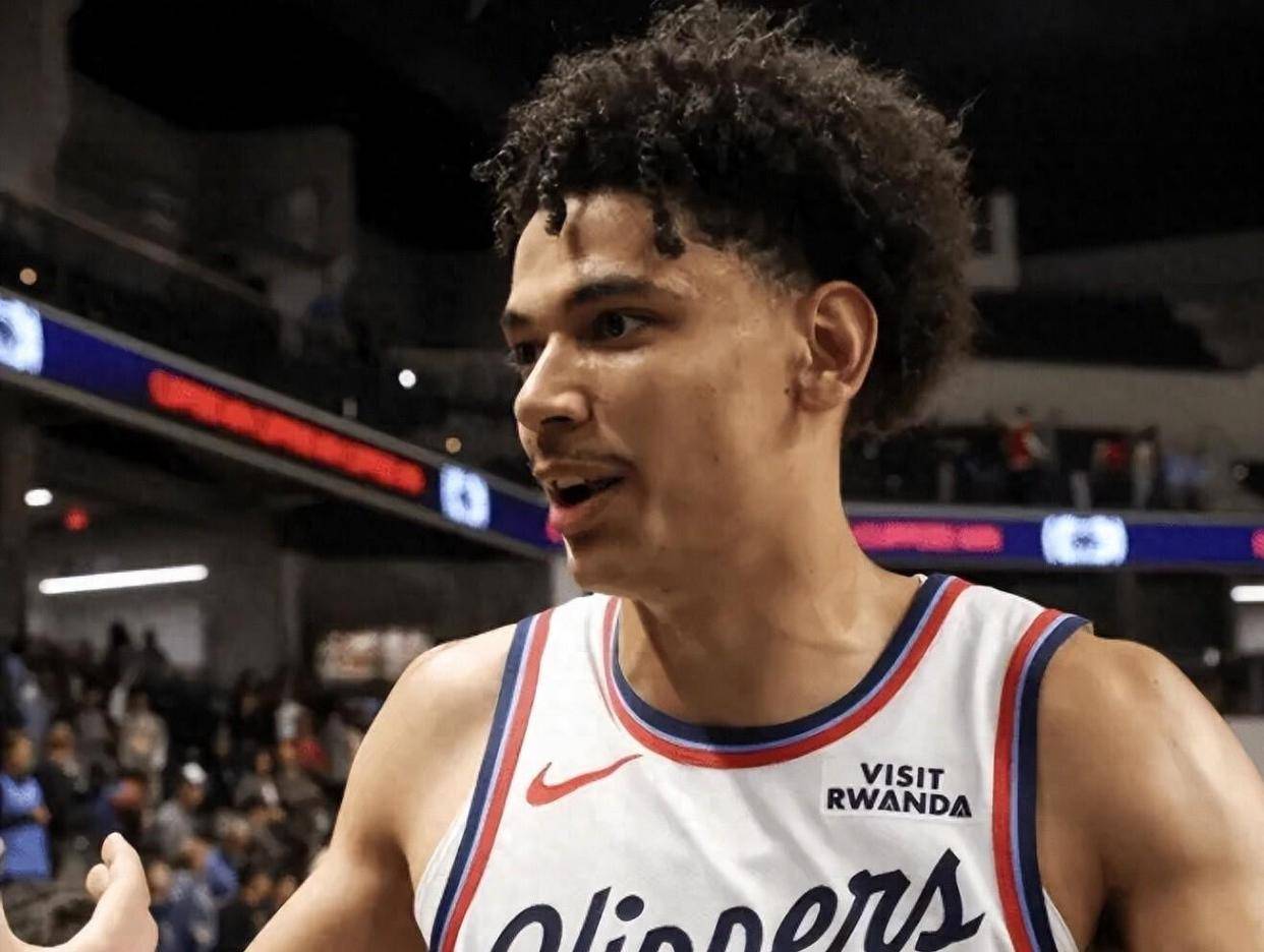 包含新浪体育：快船内线替补挺身而出，力克勇士收获三连胜的词条