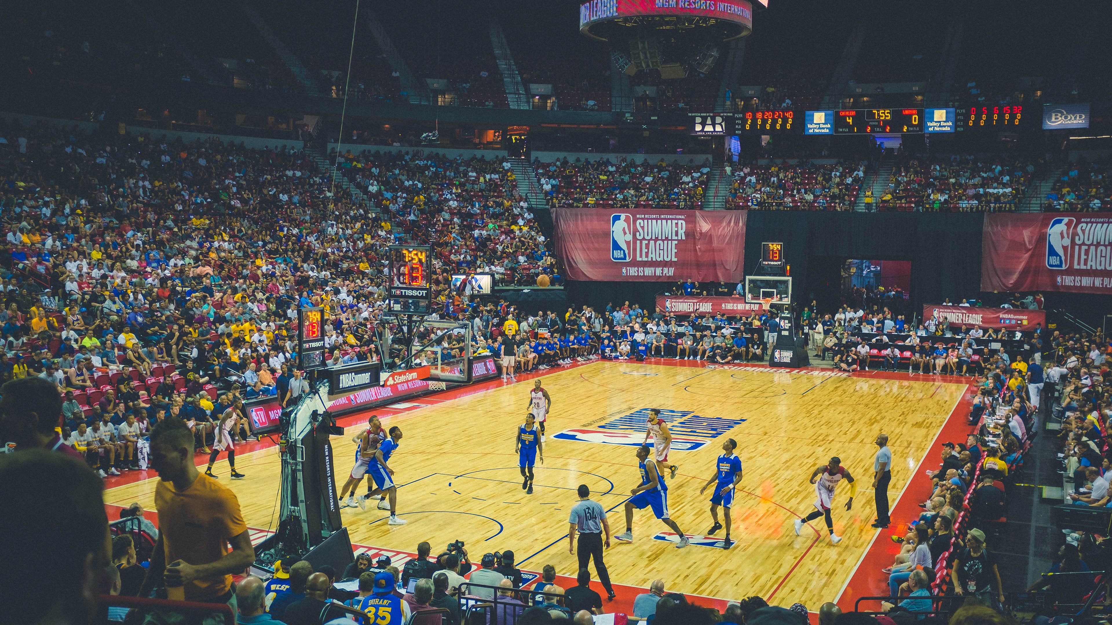 马刺提前终结悬念奇才,西亚卡姆在德甲争冠战接管比赛